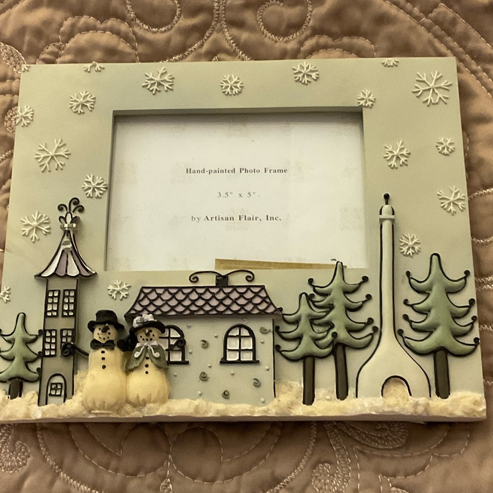 HAND-PAINTED PHOTO FRAME, RAISED CERAMIC WINTER THEME BY ARTISAN FLAIR.